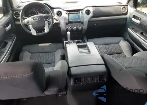 2016 Toyota Tundra Crewmax Sr5 z USA, uszkodzony, nr VIN 5TFEW5F18GX211627